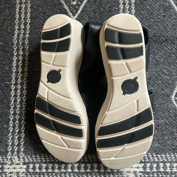 Born Platform Sandals - Picture 2 of 2